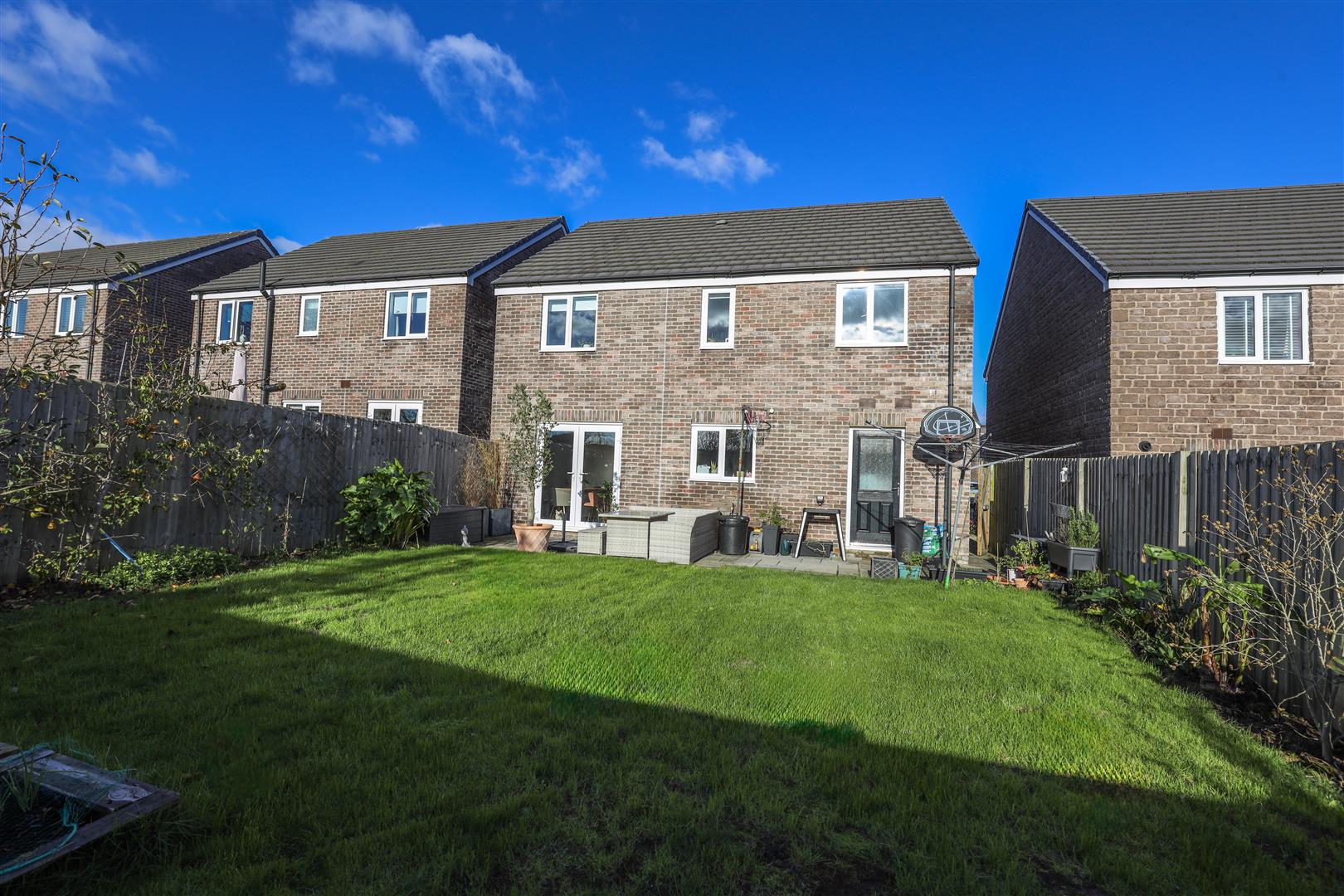 6 Plasnewydd Walk, Llantwit Major, Vale of Glamorgan, CF61 2YW
